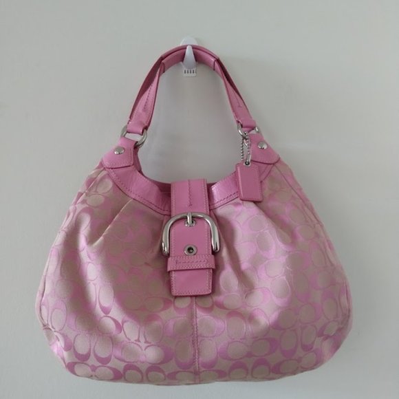 Coach Handbags - Coach Lynn Shoulder Bag